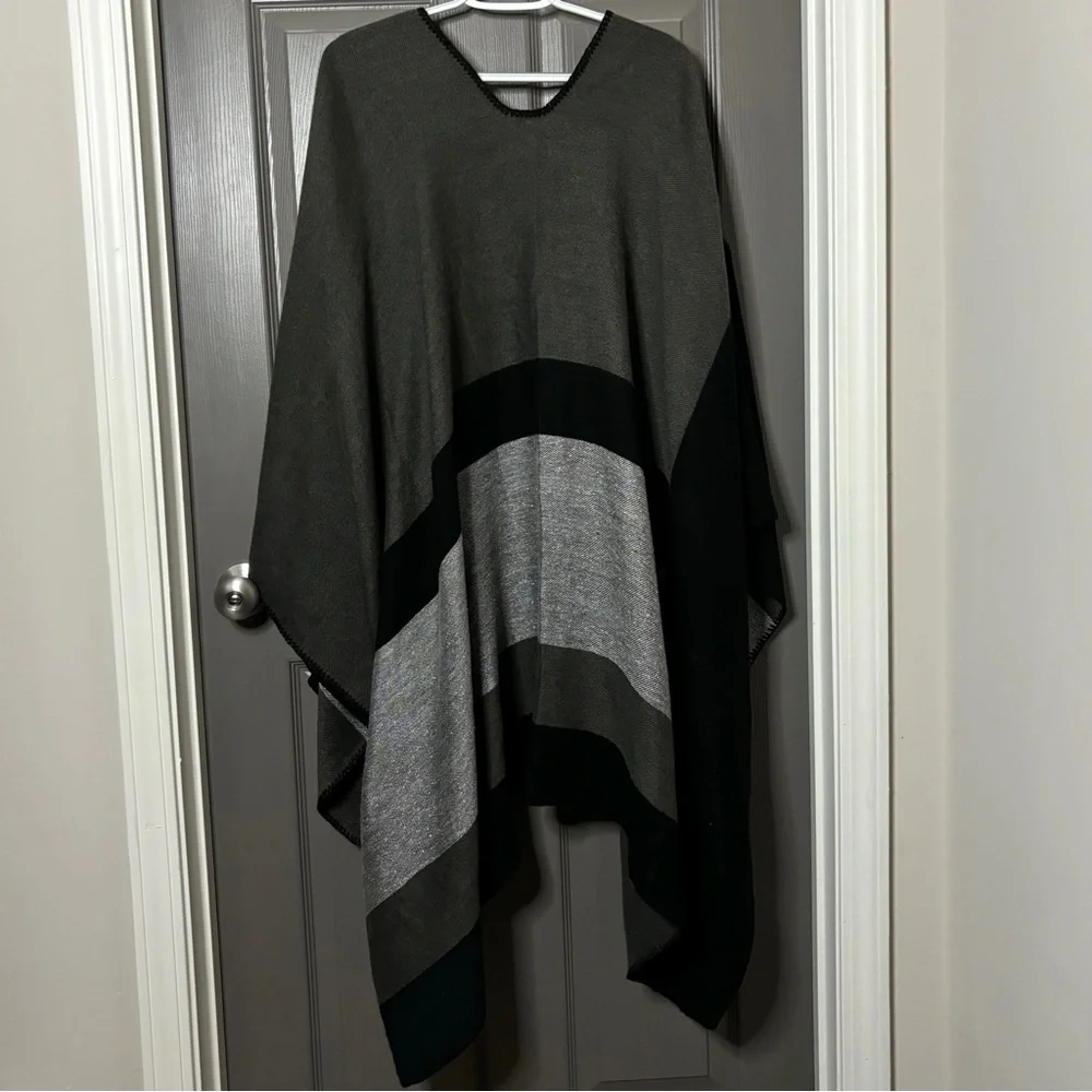 Charlie Paige New Cape / Blanket Wrap Silver, Black, Gray One Size Fits All - Picture 9 of 10
